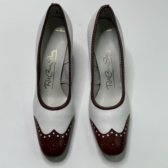 Vintage Red Cross Shoes White Brown Leather Wingtip Heels Sz 8.5 AAA RARE Pumps - Picture 4 of 12